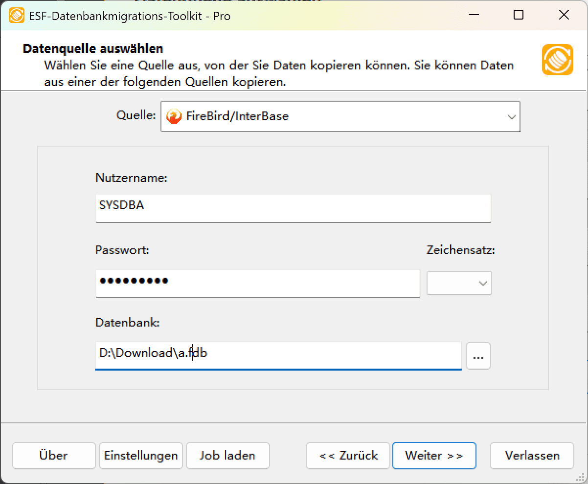 Firebird/InterBase-Verbindungskonfigurationsdialog mit Authentifizierungsfeldern, Zeichensatz-Dropdown und Datenbankspeicherort-Steuerelementen