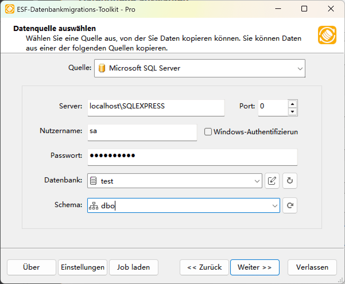 SQL Server-Verbindungsdialog mit Host-Feld, Authentifizierungsoptionen und Aktualisierungssteuerelementen