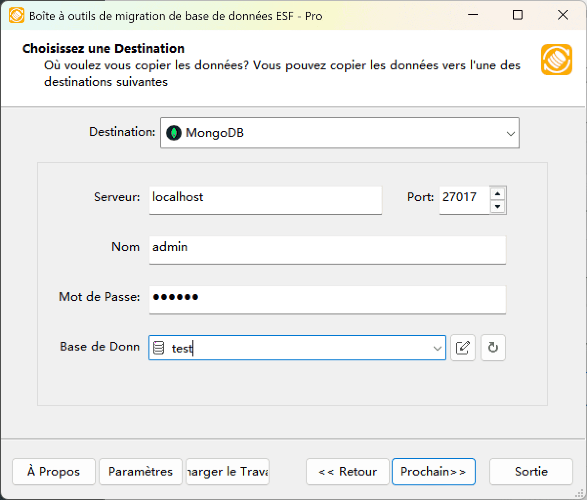 Boîte de dialogue de connexion MongoDB montrant la configuration du serveur et le champ de la base de données